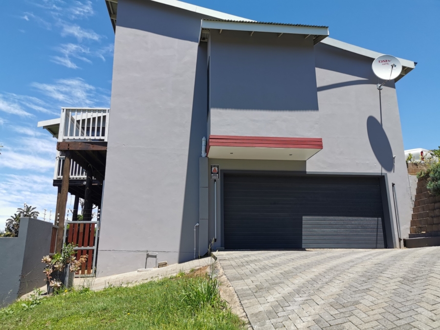 4 Bedroom Property for Sale in Beacon Bay Eastern Cape